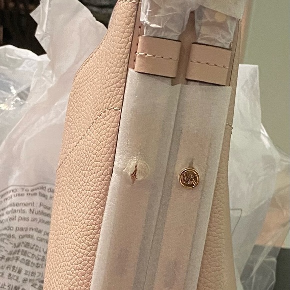 Light Pink Michael Kors handbag - Picture 2 of 7